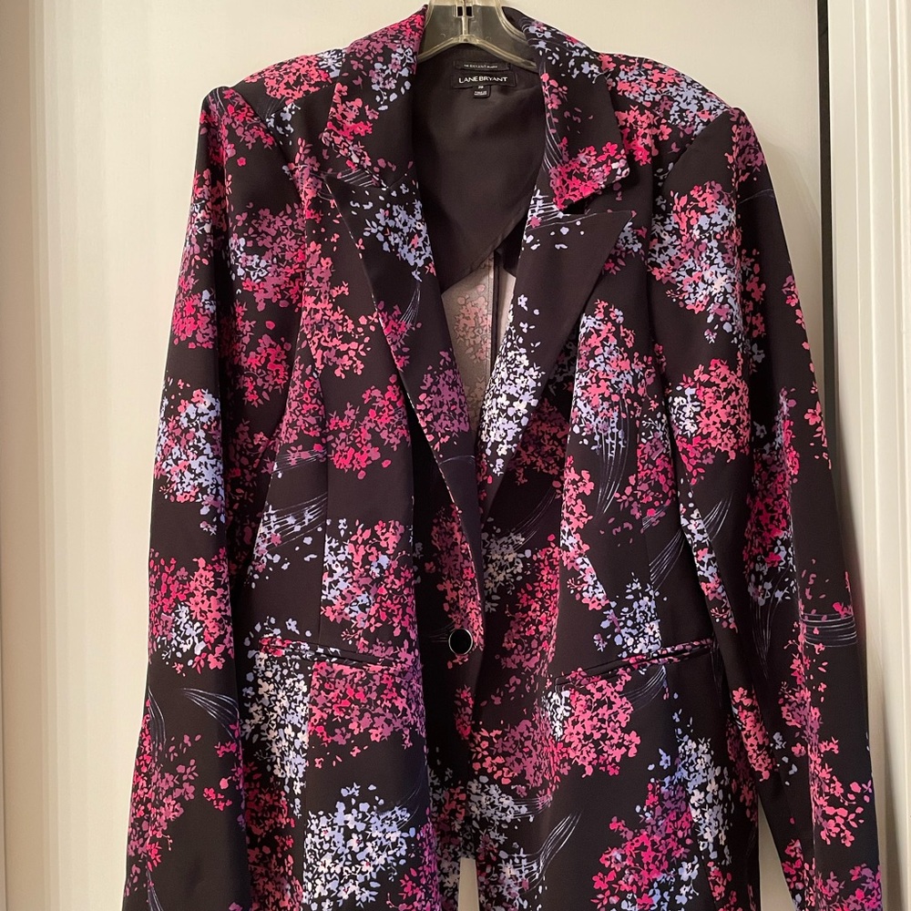 Like new Lane Bryant Jacket. Sz 20. One button, light weight,Vibrant Floral/BLK